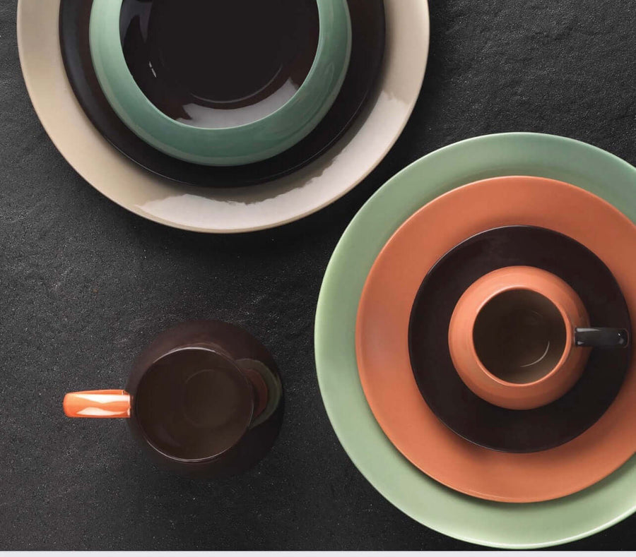 Kütahya Porcelain Aura Collection Tea/Coffee Set for two Black-Red-Beige.
