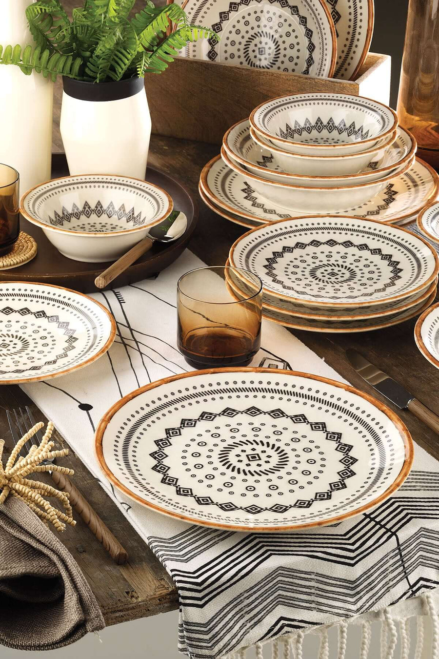 Kütahya Porcelain Nanoceram 24 piece Dinnerware set.