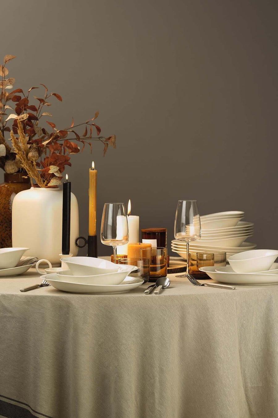 Kütahya Porcelain Bone Rosa 29 Piece Dinnerware Set WHITE.