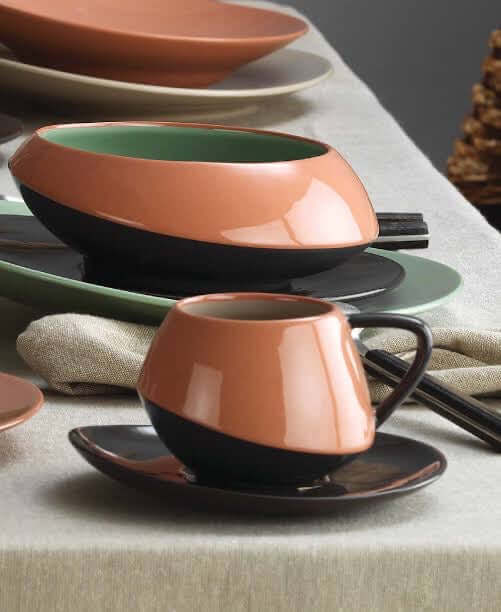 Kütahya Porcelain Aura Collection Tea/Coffee Set for two Black-Red-Beige.