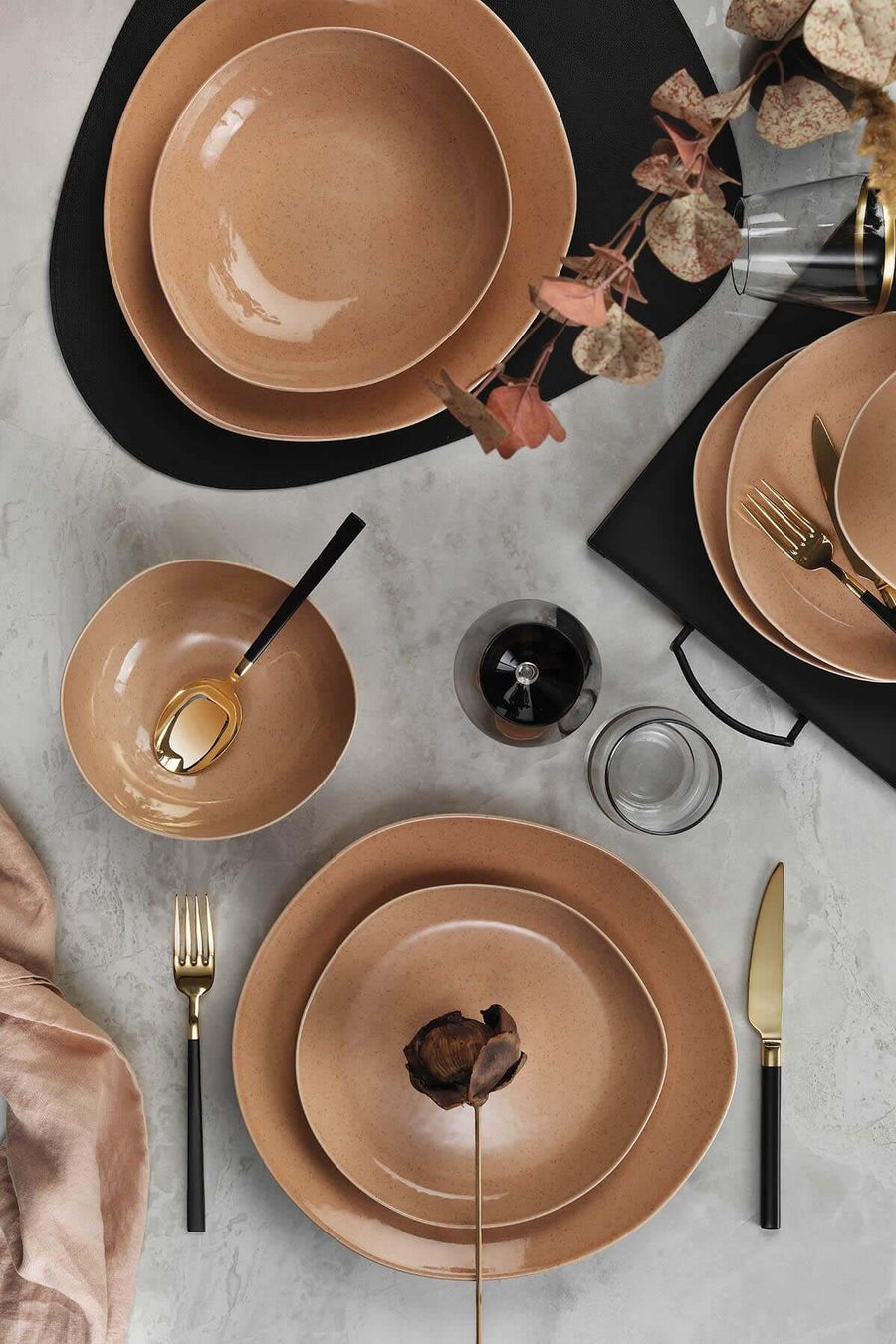 KÜTAHYA PORSELEN SOHO 24 PIECES DINNER SET PEARL SALMON.