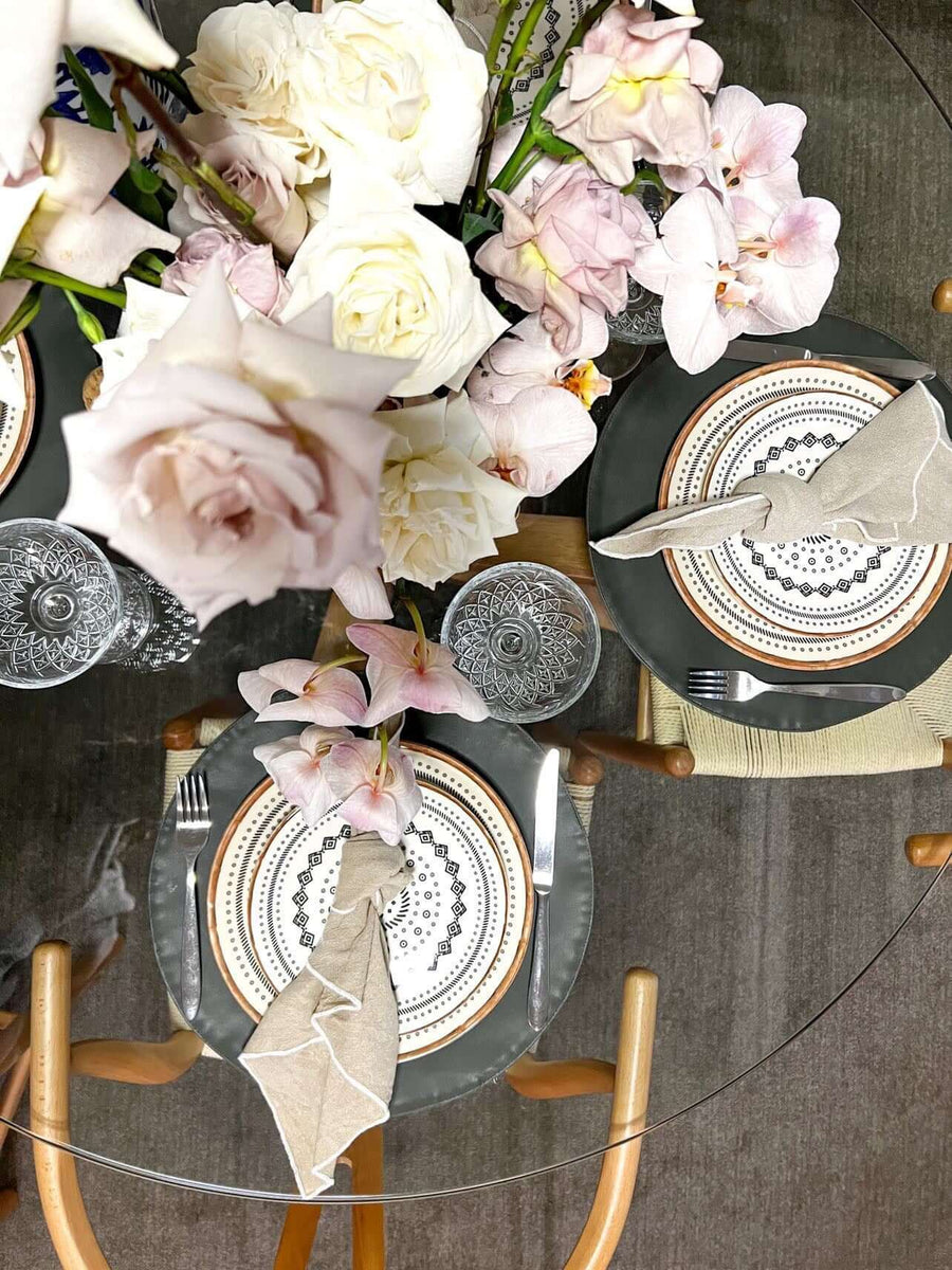 Kütahya Porcelain Nanoceram 24 piece Dinnerware set.